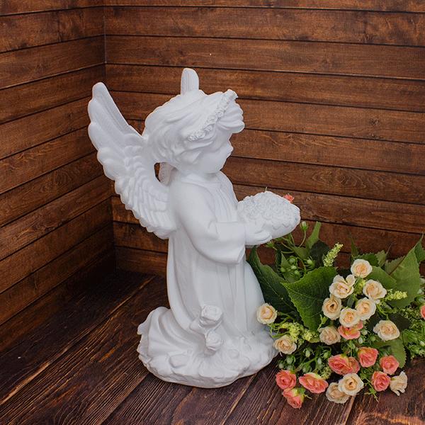 Ангел Девочка с корзиной роз 19х32 см белый матовый