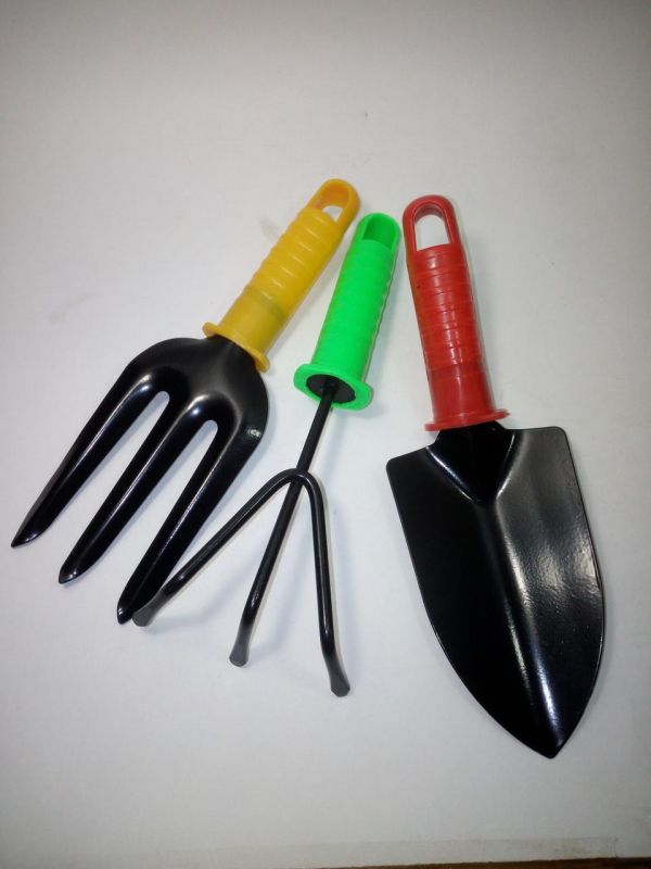 Садовый набор из 3-х предметов с цветными ручками