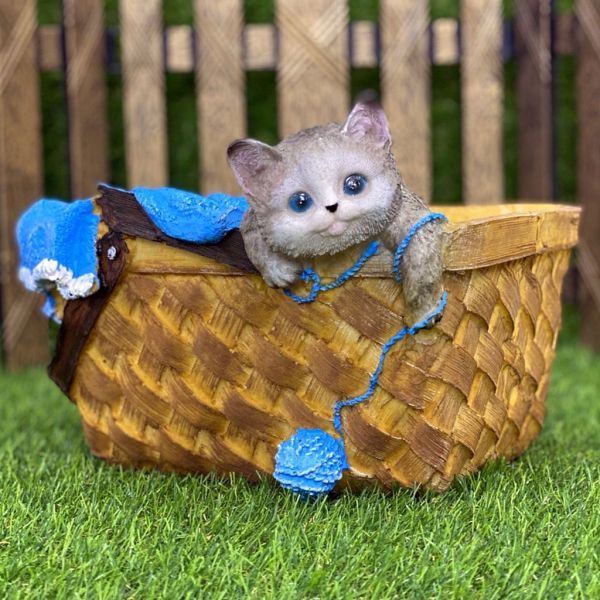 Фигура-кашпо для сада из полистоуна "Плетеное с котом синее"