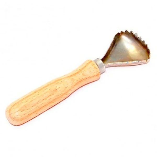 Рыбочистка металлическая 15,5см, д4,5см, с деревянной ручкой (Россия)