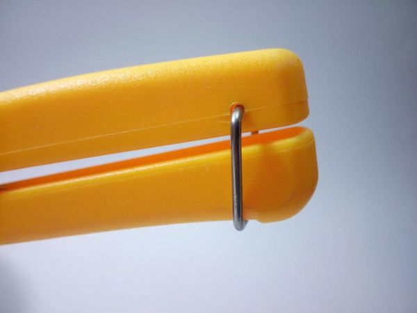 Ручка держатель для сковороды метал. 17см, пласт, руч. с зажимом, цвет микс